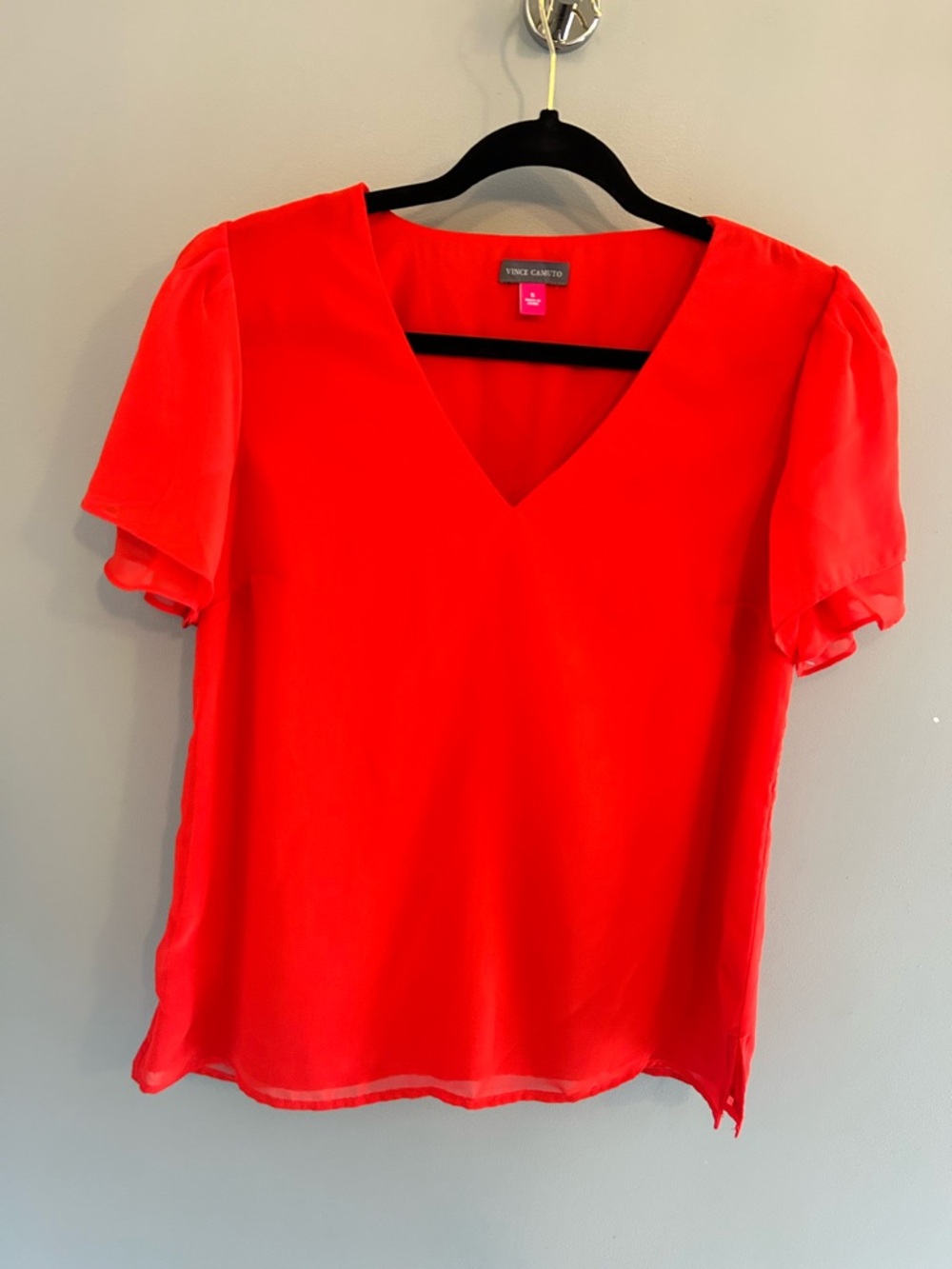 NWOT Vince Camuto Red Women's V-Neck Tulip Sleeve Blouse Top size S